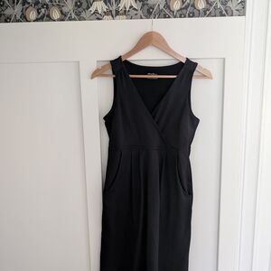 Elegant Black Sleeveless Dress
